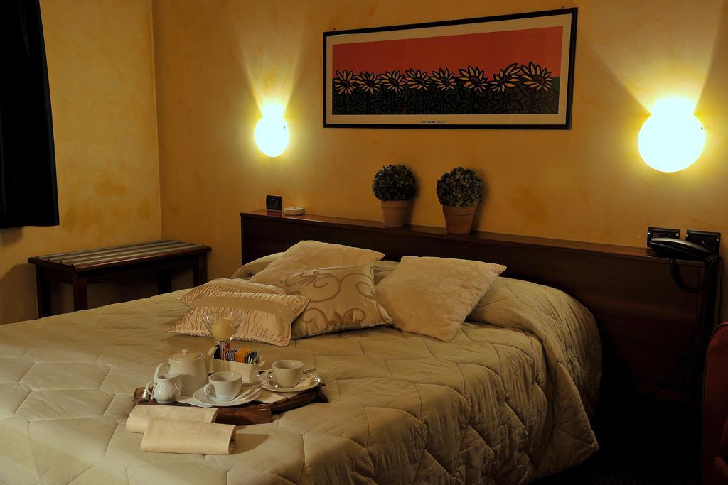 Hotel Parco Castelvetro Piacentino Zimmer foto